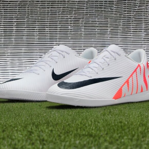 Nike Mercurial Vapor 15 Club - Picture 1 of 8